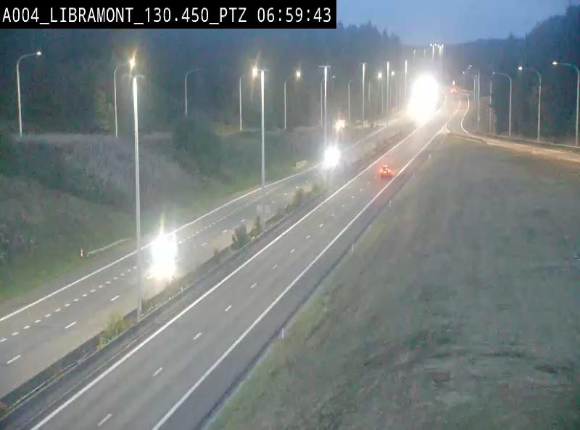 Webcam E411 à hauteur de la sortie 25 de Libramont menant vers Bouillon, Sedan et Reims via la N89. Vue orientée vers Bruxelles