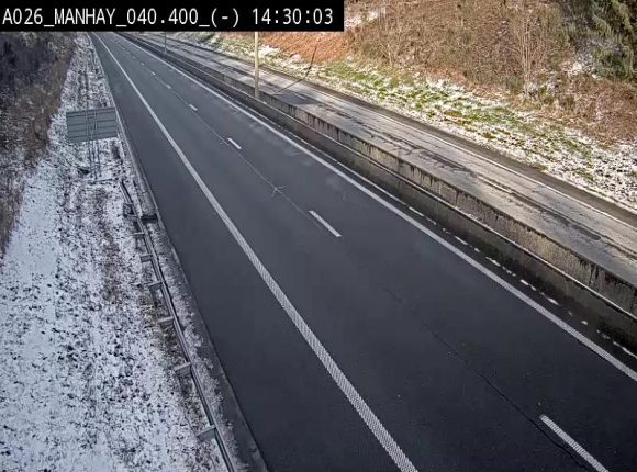Webcam autoroute A26/E25 à hauteur de Manhay, après la jonction avec la N651 en direction de Liège - BK 40.4