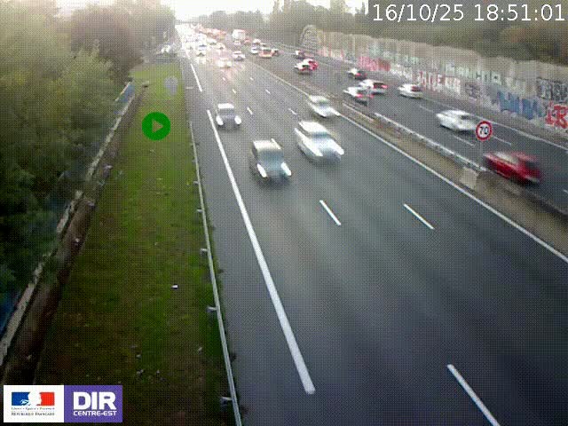 Webcam à Bron sur l'A43 à la jonction avec le boulevard périphérique de Lyon (D383). Vue orientée vers Lyon