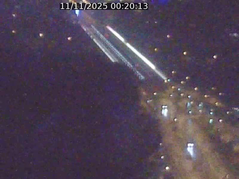 Webcam sur l'avenue John Fitzgerald Kennedy (N51) avec vue sur le Pont rouge (Pont Grande Duchesse Charlotte), l'arrêt Pfaffenthal et l'entrée du quartier Kirchberg