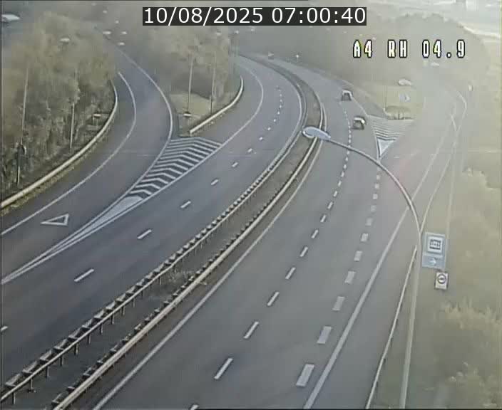 Traffic live webcam Luxembourg Leudelange - A4 - BK 4.9 - direction Luxembourg