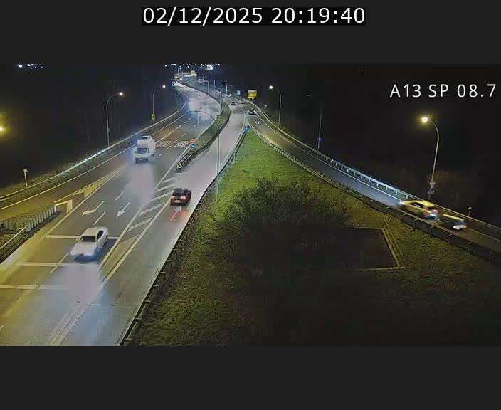 Traffic live webcam Luxembourg Jonction Lankelz - A13 direction Pétange - BK 8.7 