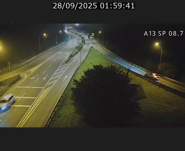 Traffic live webcam Luxembourg Jonction Lankelz - A13 direction Pétange - BK 8.7 