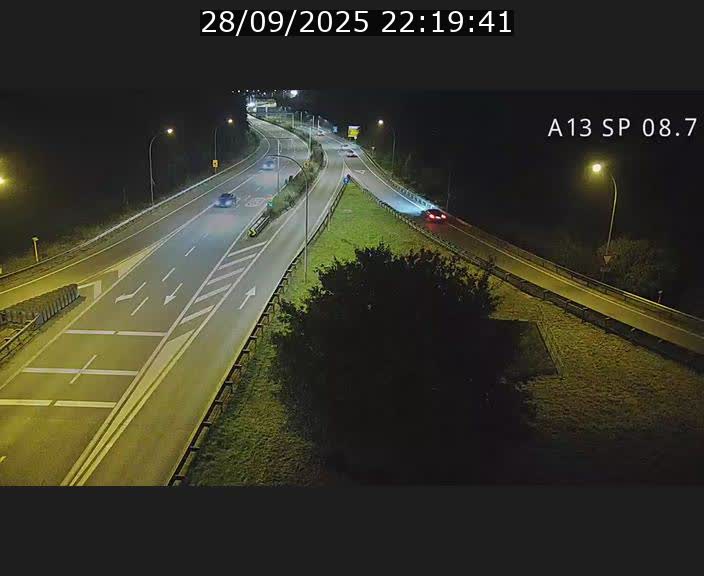 Traffic live webcam Luxembourg Jonction Lankelz - A13 direction Pétange - BK 8.7 
