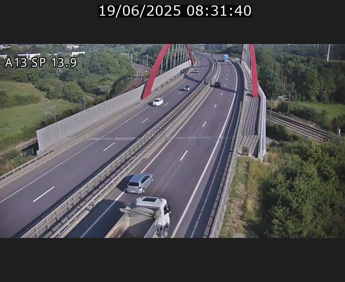 Traffic live webcam Luxembourg Kayl - A13 direction Esch-sur-Alzette/Luxembourg-ville - BK 13.9