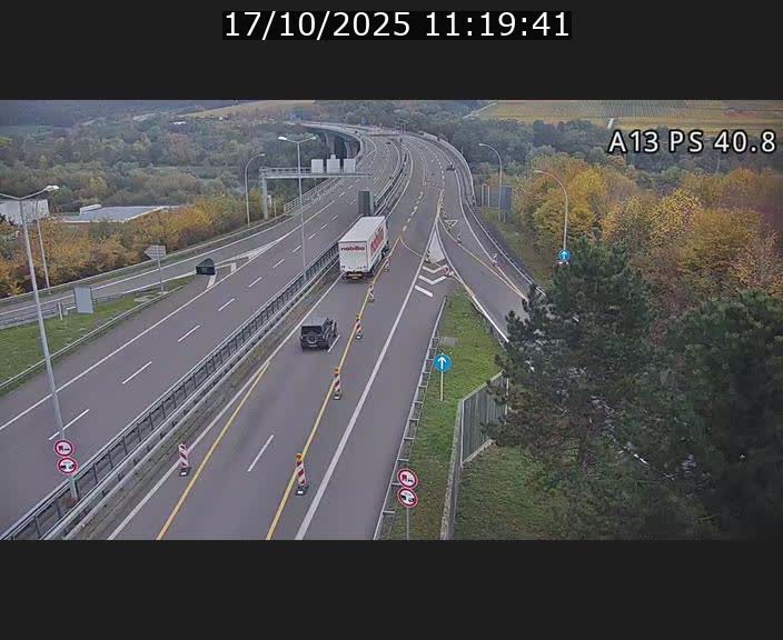 Webcam autoroute A13 à la sortie est du tunnel Markusbierg à Schengen. Vue sur le pont de la Moselle, vers l'Allemagne