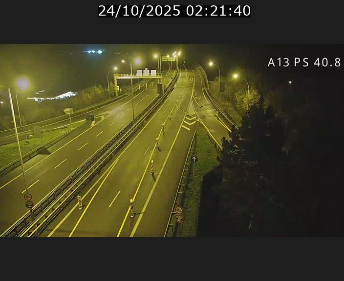 Webcam autoroute A13 à la sortie est du tunnel Markusbierg à Schengen. Vue sur le pont de la Moselle, vers l'Allemagne