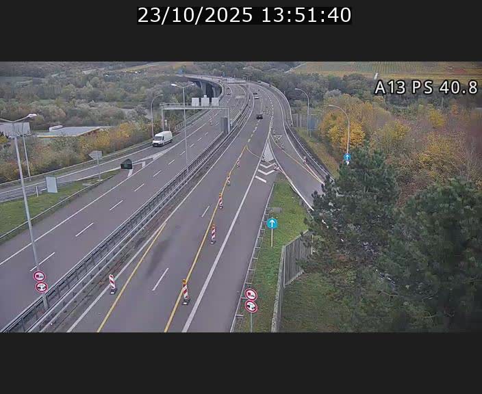 Webcam autoroute A13 à la sortie est du tunnel Markusbierg à Schengen. Vue sur le pont de la Moselle, vers l'Allemagne