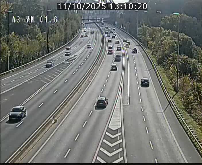 Traffic live webcam Luxembourg - Croix de Gasperich - A3 - BK 1.6 - direction France/Aire de Berchem