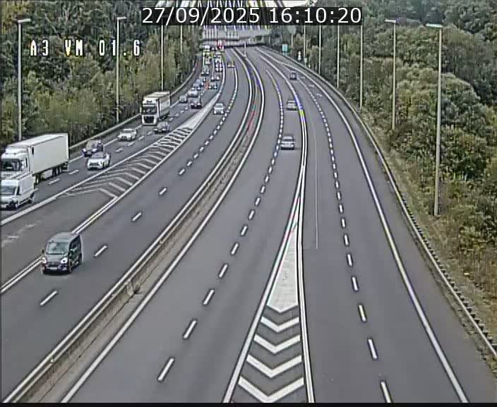 Traffic live webcam Luxembourg - Croix de Gasperich - A3 - BK 1.6 - direction France/Aire de Berchem