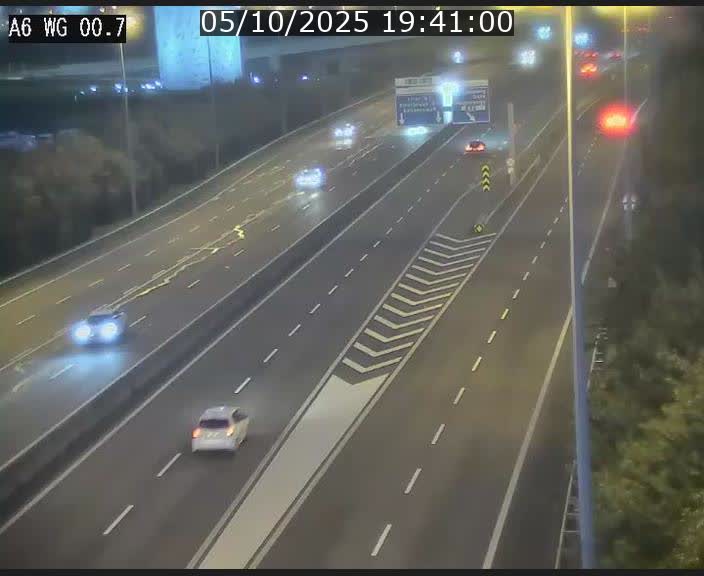 Traffic live webcam Luxembourg Croix de Cessange - A6 - BK 0.7 - direction A3 France