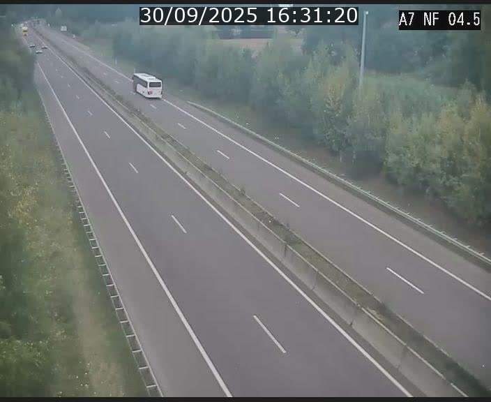 Caméra autoroute Luxembourg A7 - Passage à gibier Rëngelbour - direction Tunnel Grouft