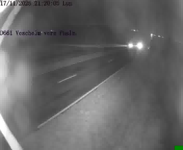 Caméra routière située sur D661 (France) à Vescheim, orientée vers Phalsbourg, surveillant en continu la circulation locale et régionale.