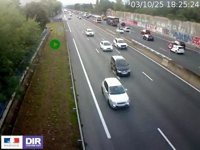 Webcam à Bron sur l'A43 à la jonction avec le boulevard périphérique de Lyon (D383). Vue orientée vers Lyon