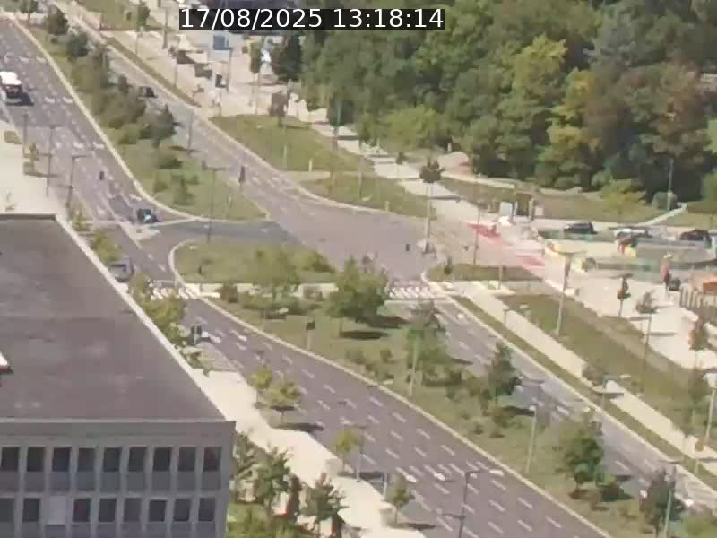 Webcam sur l'avenue John Fitzgerald Kennedy (N51) avec vue sur le Pont rouge (Pont Grande Duchesse Charlotte), l'arrêt Pfaffenthal et l'entrée du quartier Kirchberg