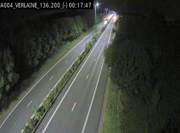 Webcam sur l'E411 à hauteur du pont surplombant la N40, à proximité de la sortie 26 Verlaine - Libramont-Chevigny. Vue orientée vers Namur