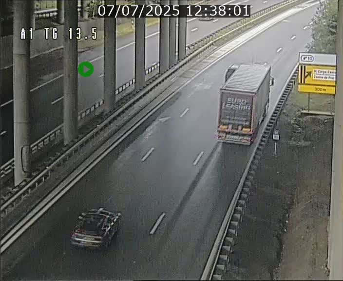 Traffic live webcam Luxembourg Senningen - A1 direction Luxembourg - BK 13.5