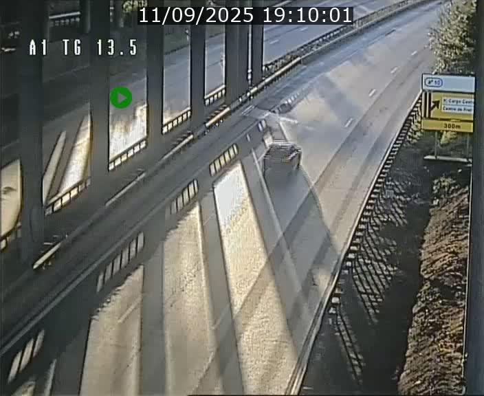 Traffic live webcam Luxembourg Senningen - A1 direction Luxembourg - BK 13.5