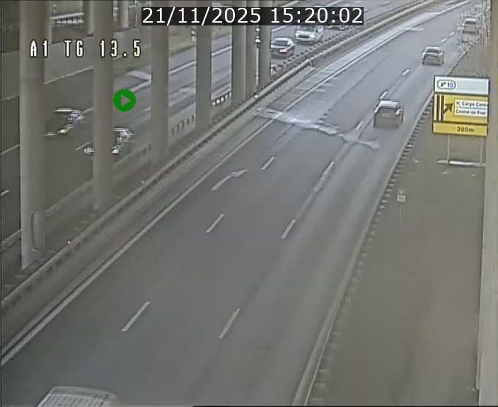 Traffic live webcam Luxembourg Senningen - A1 direction Luxembourg - BK 13.5