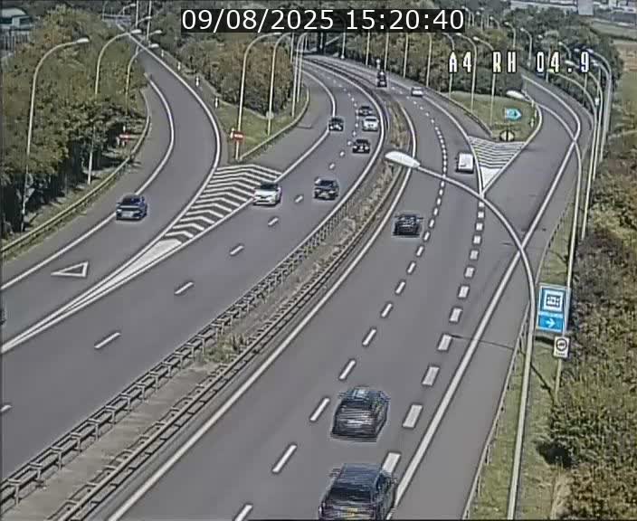 Traffic live webcam Luxembourg Leudelange - A4 - BK 4.9 - direction Luxembourg