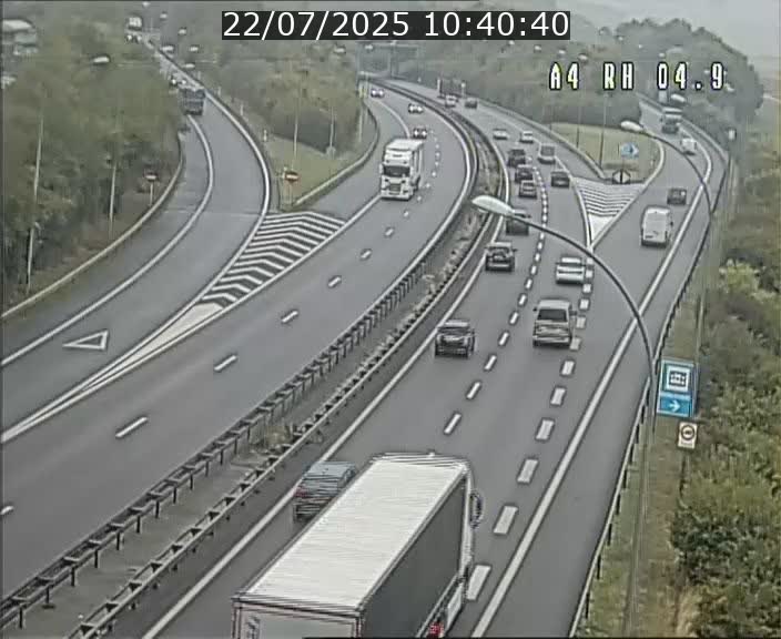 Traffic live webcam Luxembourg Leudelange - A4 - BK 4.9 - direction Luxembourg
