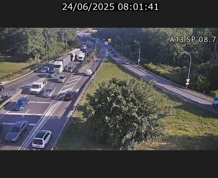 Traffic live webcam Luxembourg Jonction Lankelz - A13 direction Pétange - BK 8.7 