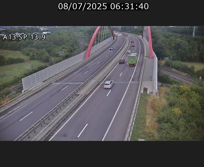 Traffic live webcam Luxembourg Kayl - A13 direction Esch-sur-Alzette/Luxembourg-ville - BK 13.9