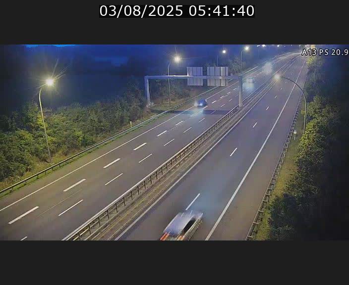Traffic live webcam Luxembourg Croix de Bettembourg, rond-point d'Hellange - A13 direction Allemagne - BK 20.9