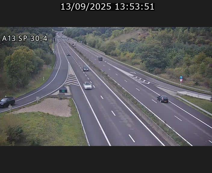 Traffic live webcam Luxembourg Altwies - A13 direction Luxembourg-ville - BK 30.4