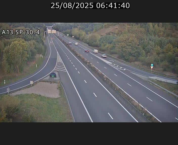 Traffic live webcam Luxembourg Altwies - A13 direction Luxembourg-ville - BK 30.4