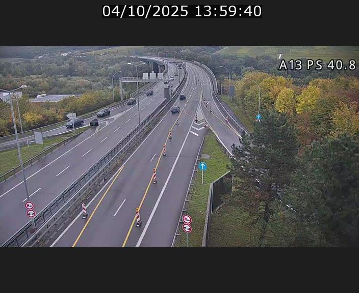Webcam autoroute A13 à la sortie est du tunnel Markusbierg à Schengen. Vue sur le pont de la Moselle, vers l'Allemagne