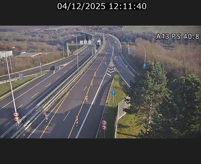 Webcam autoroute A13 à la sortie est du tunnel Markusbierg à Schengen. Vue sur le pont de la Moselle, vers l'Allemagne