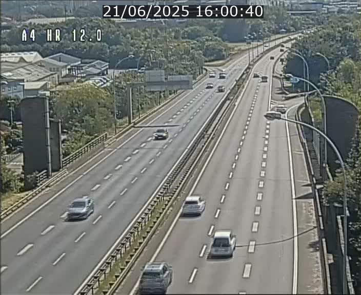 Traffic live webcam Luxembourg Jonction Foetz - A4 - BK 12.0 - direction Esch sur Alzette