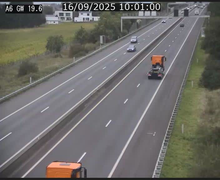 Traffic live webcam Luxembourg - Steinfort - A6 - BK 19.6 - direction Belgique