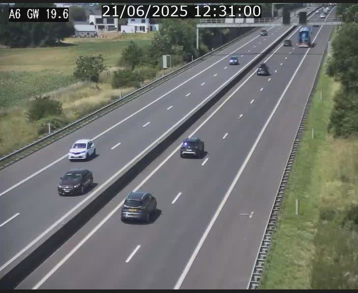 Traffic live webcam Luxembourg - Steinfort - A6 - BK 19.6 - direction Belgique