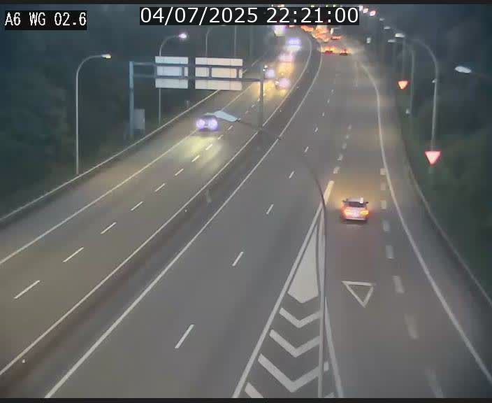 Traffic live webcam Luxembourg Croix de Cessange - A6 - BK 2.6 - direction France/Allemagne