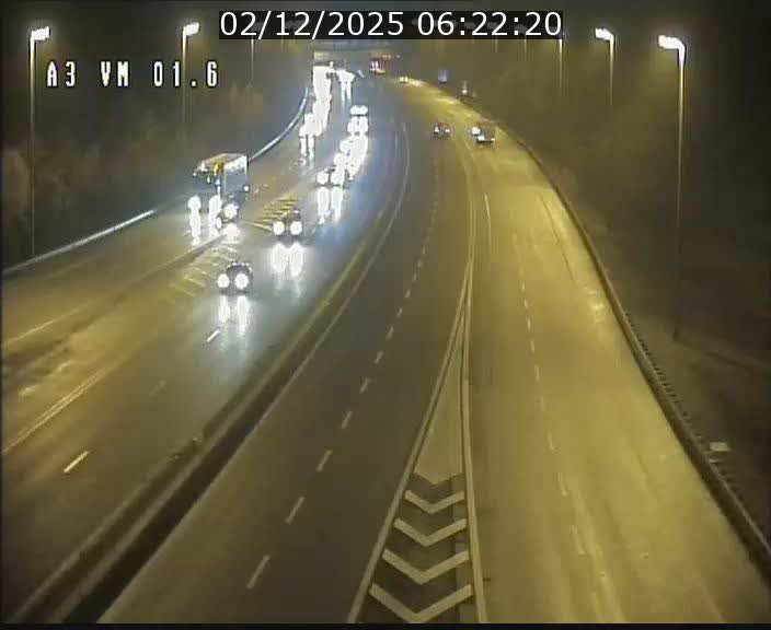 Traffic live webcam Luxembourg - Croix de Gasperich - A3 - BK 1.6 - direction France/Aire de Berchem