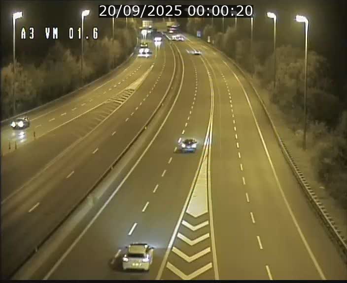 Traffic live webcam Luxembourg - Croix de Gasperich - A3 - BK 1.6 - direction France/Aire de Berchem