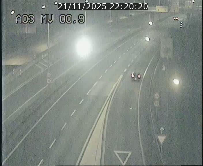 Traffic live webcam Luxembourg Croix de Gasperich - A3 - BK 0.4 - direction Luxembourg