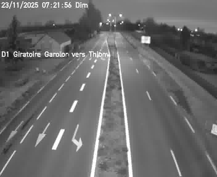 Webcam de surveillance sur D1 (France) à Ennery, cadrée vers Thionville, proposant une information routière utile aux déplacements quotidiens.