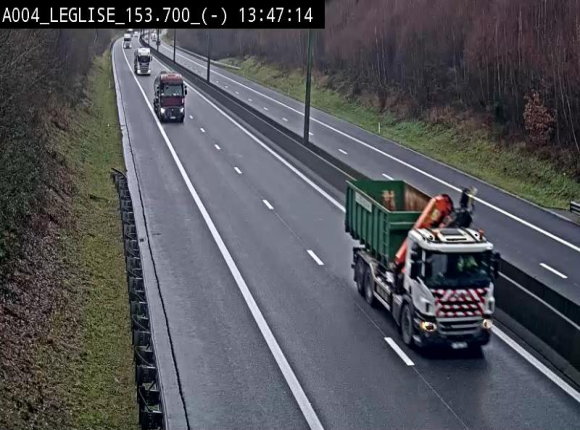 Webcam autoroute A4 (E411-E25) à Léglise, avant la jonction avec la N40. Vue orientée vers Bruxelles