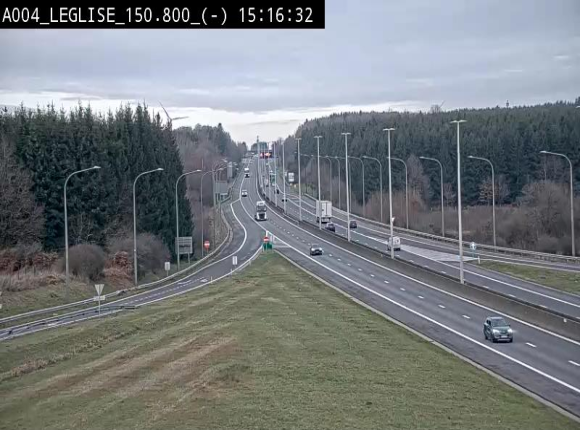 Webcam E411 dans la Côte de Léglise. Vue orientée vers Bruxelles