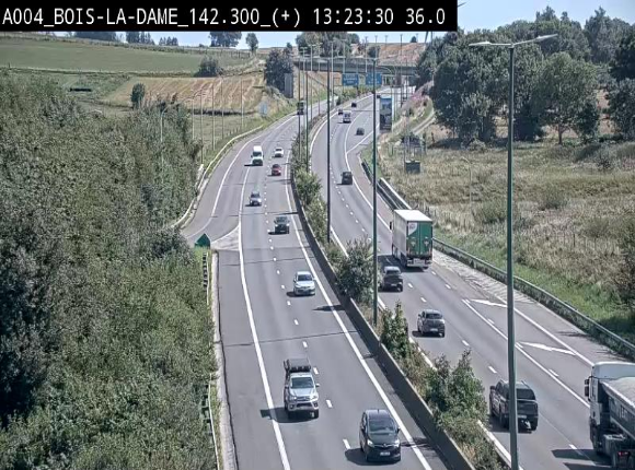 Webcam située entre la sortie 29 Neufchâteau et la jonction avec l'E25 en direction de Liège et Luxembourg