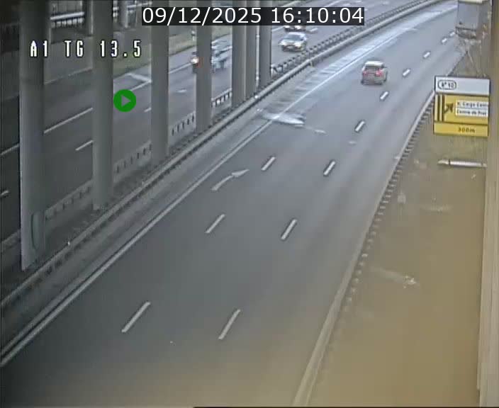Traffic live webcam Luxembourg Senningen - A1 direction Luxembourg - BK 13.5