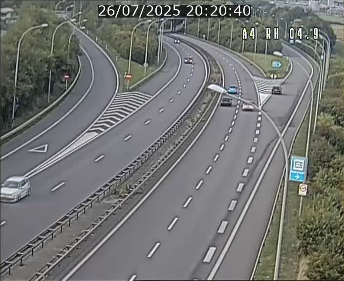 Traffic live webcam Luxembourg Leudelange - A4 - BK 4.9 - direction Luxembourg