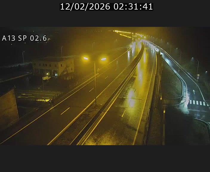 Traffic live webcam Luxembourg Sanem - A13 direction Pétange - BK 2.6