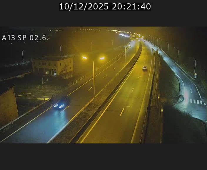 Traffic live webcam Luxembourg Sanem - A13 direction Pétange - BK 2.6