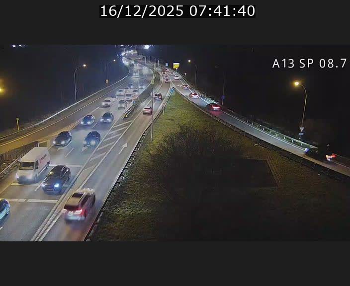Traffic live webcam Luxembourg Jonction Lankelz - A13 direction Pétange - BK 8.7