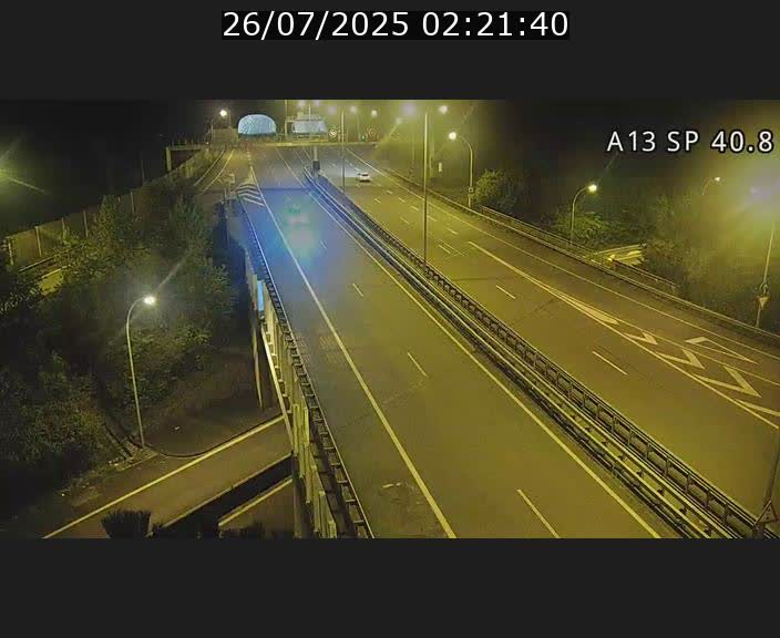 Webcam avec vue sur l'entrée côté allemand du tunnel Markusbierg à Schengen. Vue orientée vers le tunnel et Bettembourg