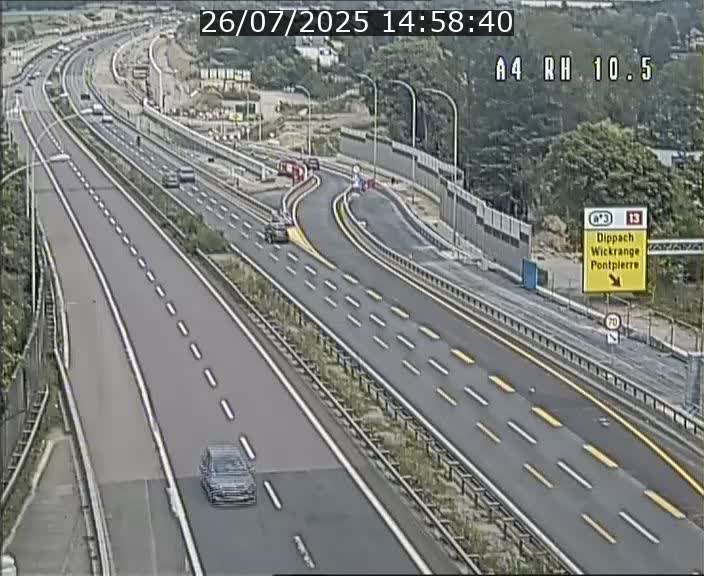 Traffic live webcam Luxembourg Pontpierre - A4 - BK 10.5 - direction Luxembourg